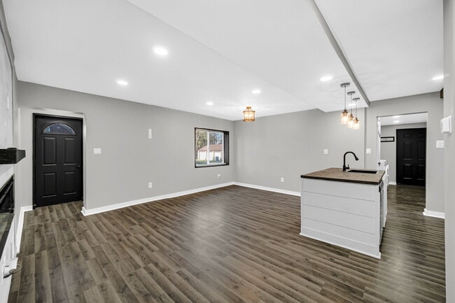 Building Photo - Rent to own property in the heart of Gary!