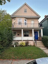 Building Photo - 408 Hoyt St