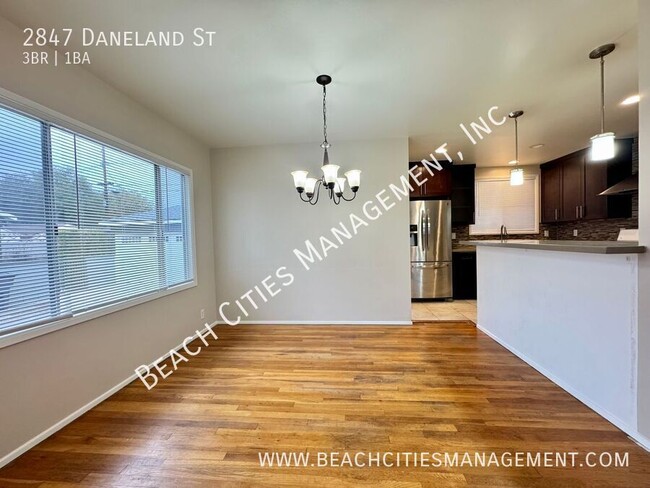 Building Photo - 2847 Daneland St