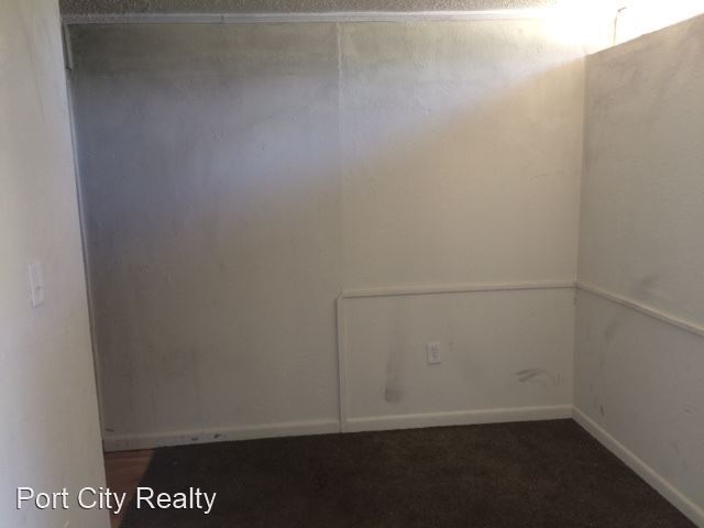 Building Photo - 4 br, 1 bath House - 4321 Cole Pl