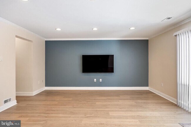 Foto del edificio - 1 Bridgewater Dr