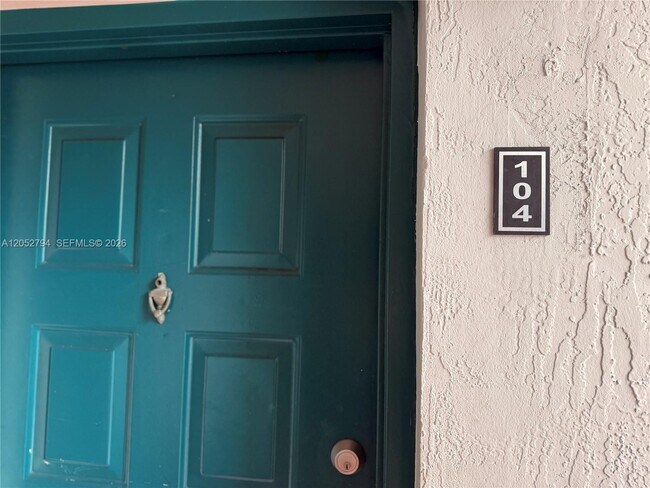 Foto del edificio - 7100 NW 179th St