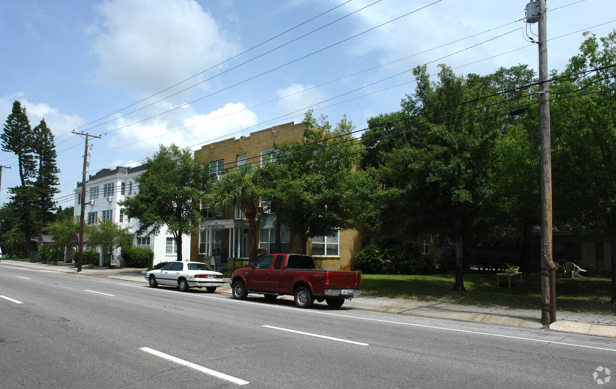 Building Photo - 715 5th Ave N