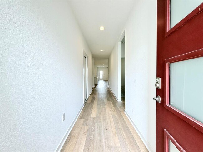 Foto del edificio - 8004 City Top Blvd