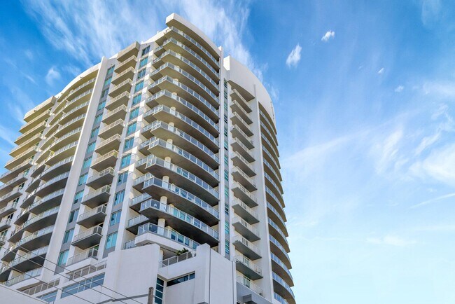 Foto del edificio - 315 NE 3rd Ave