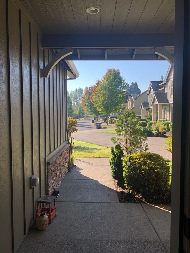 Building Photo - Experience Luxury Living in North Pointe: ...