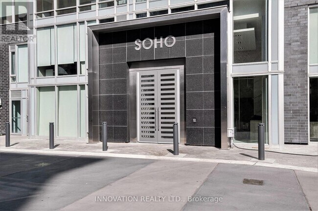 Photo du bâtiment - 111 Champagne Ave S