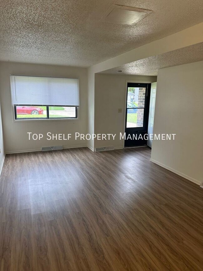 Building Photo - 4211 E Ovid Ave