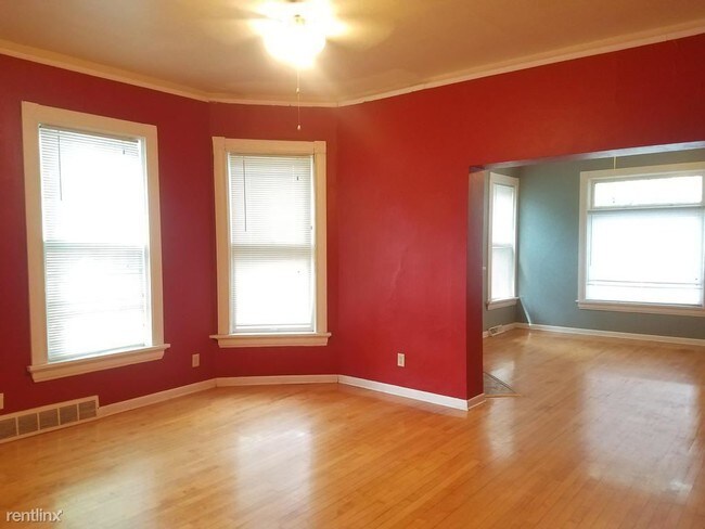 Building Photo - 2 br, 1 bath Apartment - 1848 N Cambridge Ave