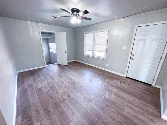 Building Photo - 1105 Bellevidere Dr