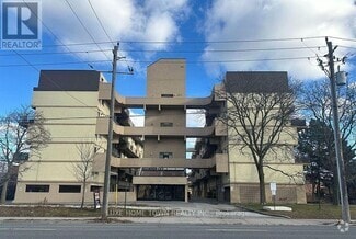 Building Photo - 665-665 Kennedy Rd