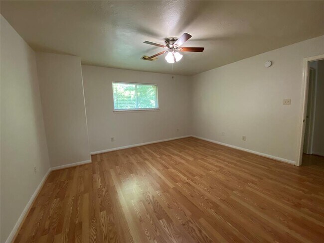 Building Photo - 15907 Nutcracker Ct