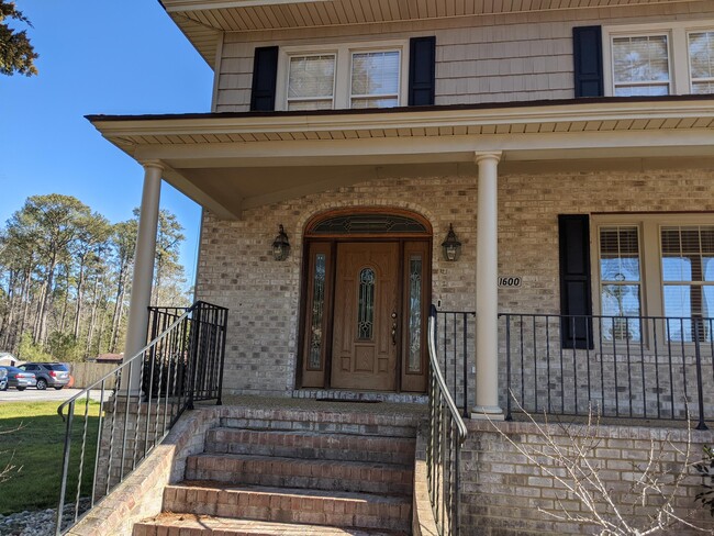 Building Photo - 1600 Back Creek Rd