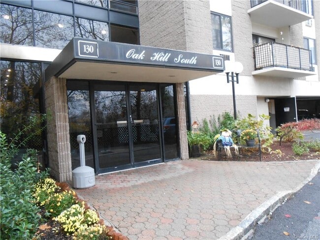 Building Photo - 130 Colonial Pkwy