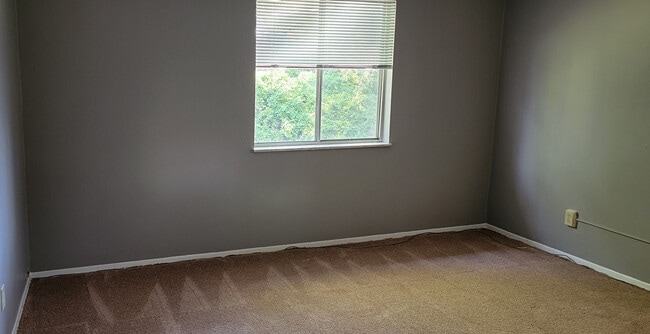 Bedroom - 1229 Westover Ct