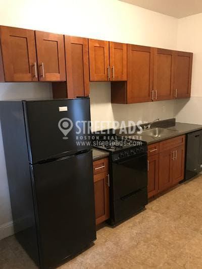 3 bedroom in Boston MA 02135 - 3 bedroom in Boston MA 02135