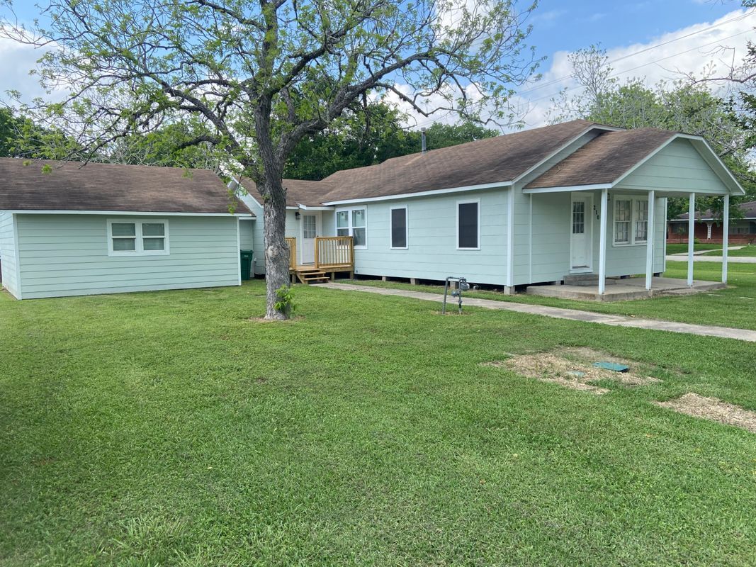 Foto del edificio - 210 Rogers St E