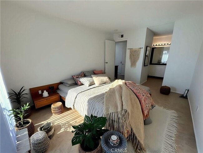 Foto del edificio - 51049 Eisenhower Dr