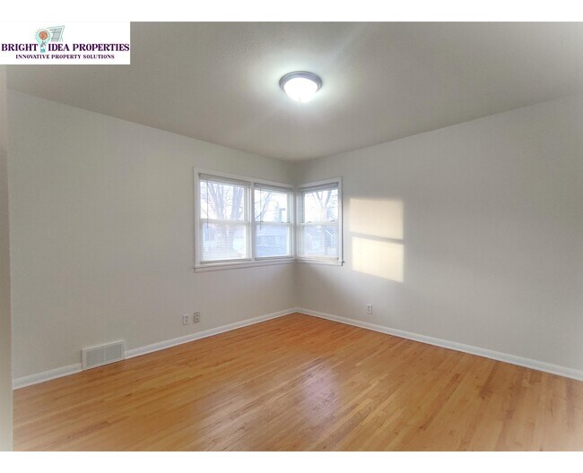 Foto del edificio - 4818 Hampshire Ave N