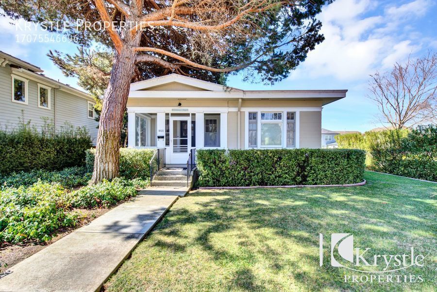Primary Photo - Cute historical home on Mare Island