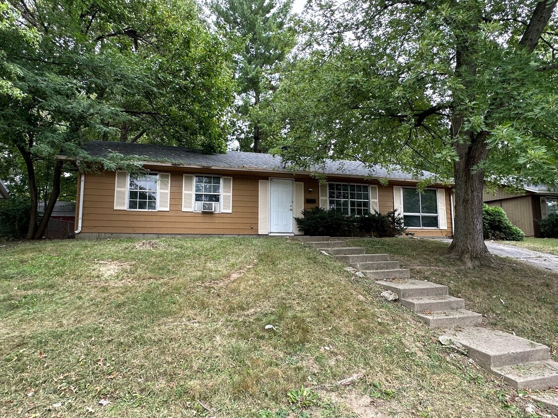 Foto principal - 920 Timberline Dr