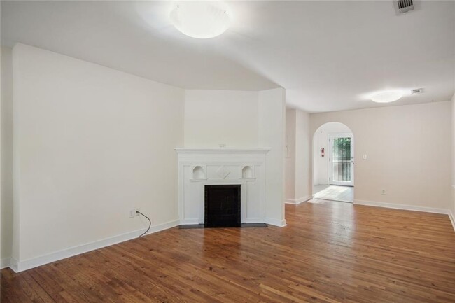 Building Photo - 772 Hortense Way NW