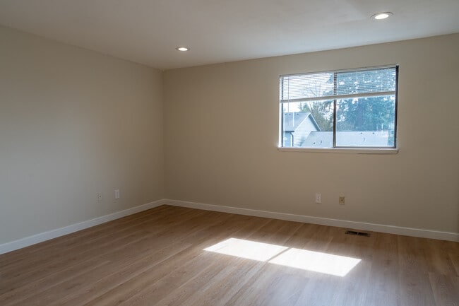 Building Photo - 21511 4th Ave W