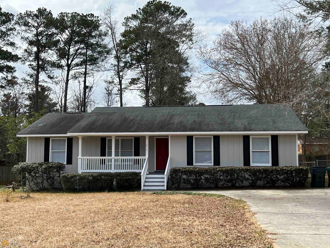 Primary Photo - 2032 Robin Cir
