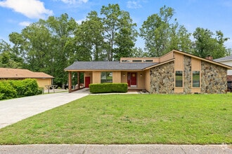 Building Photo - 210 Hillbrook Dr