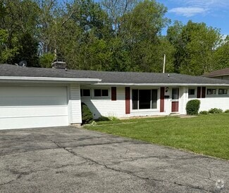 Building Photo - 317 West Dr