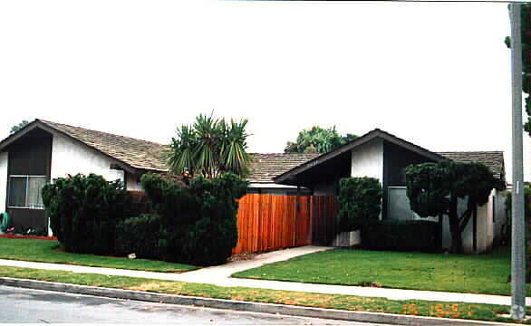 Building Photo - 1625-1631 Gina Dr