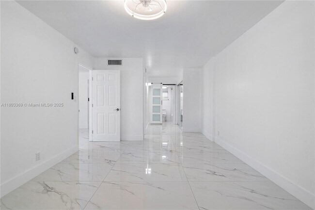Foto del edificio - 406 NW 68th Ave