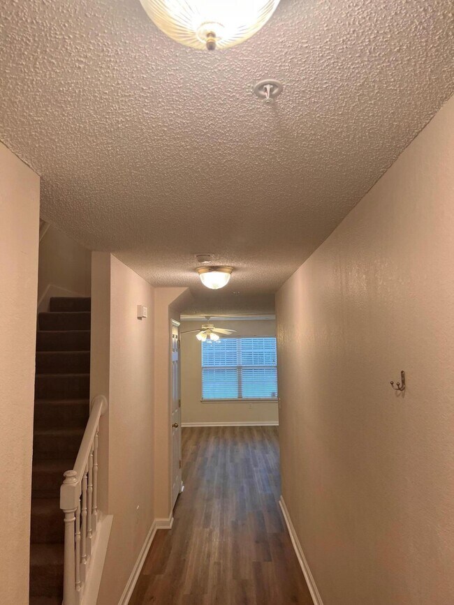 Building Photo - 240 Swaying Pine Ct