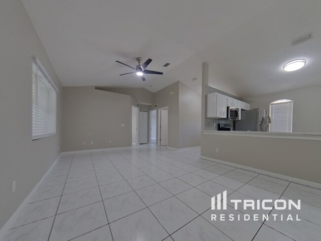 Foto del edificio - 3044 Juniper Dr