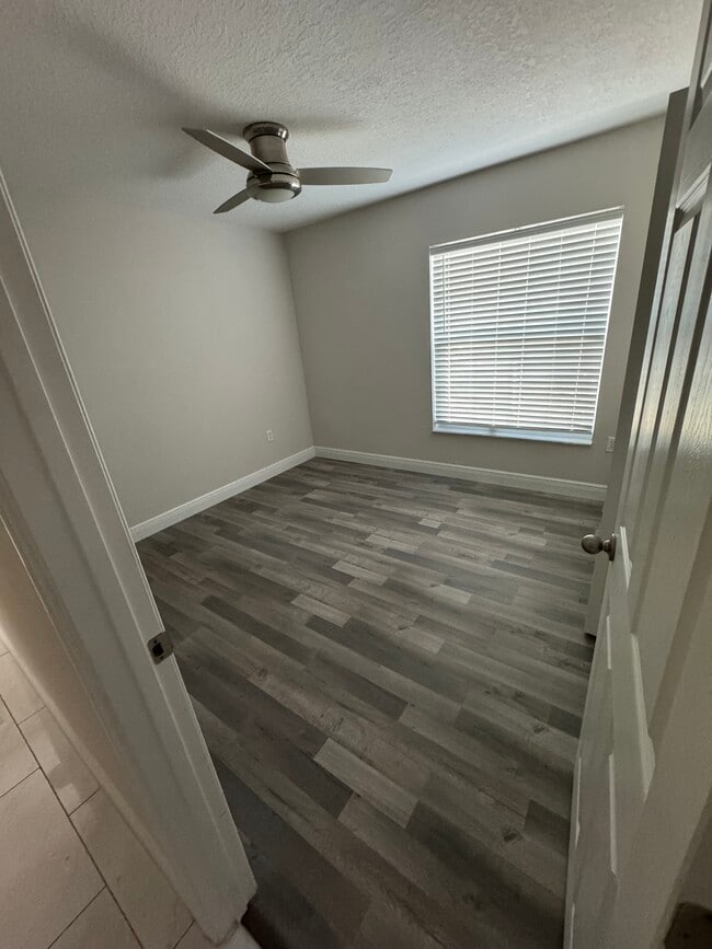 Building Photo - 3102 Shady Pine Ave