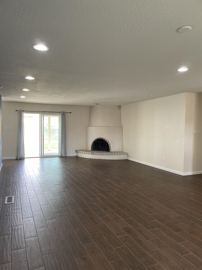 Building Photo - 9416 Camino Del Sol NE