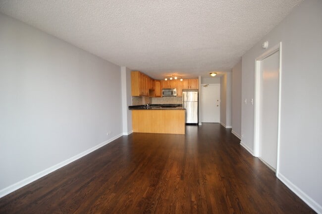 Building Photo - 2754 N Hampden Ct