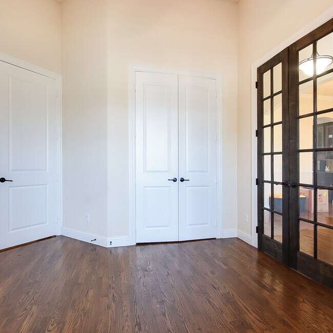 Building Photo - 4018 Bear Creek Ct