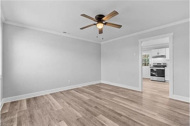 Building Photo - 1501 Earl Dr