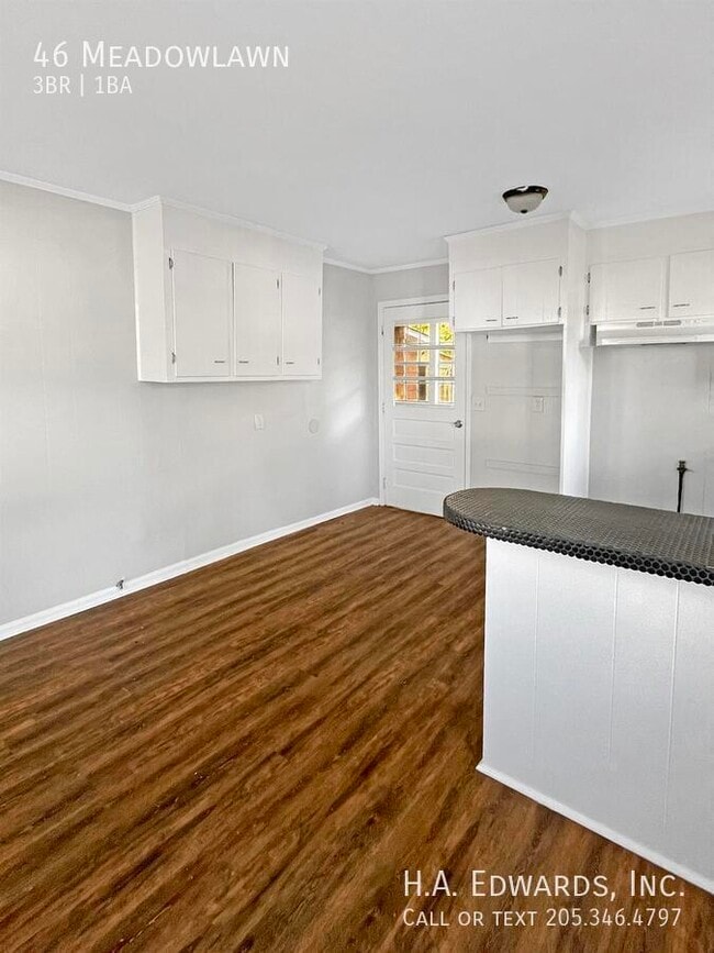 Building Photo - 46 Meadowlawn-