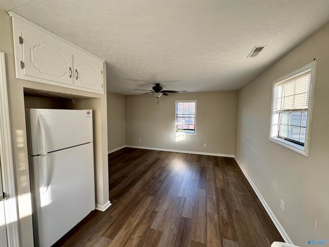 Building Photo - 433 Hargrove St