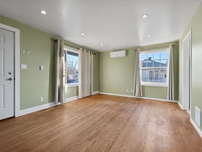 Foto del edificio - 5707 N Lindeke St