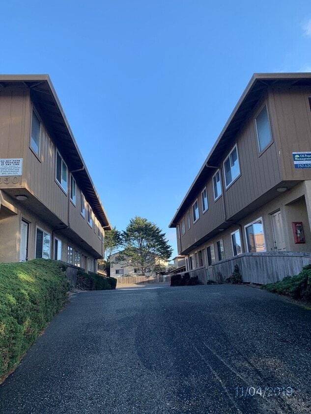 Primary Photo - 3050 Sunset Ave