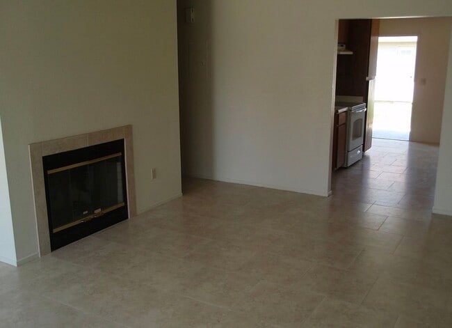 Building Photo - 9515