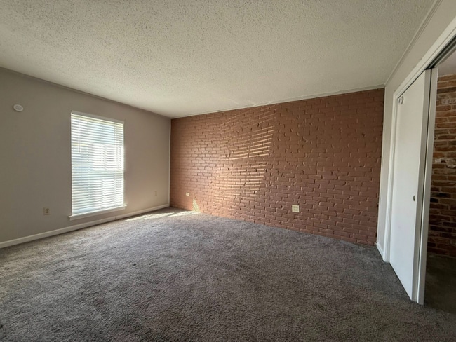 Building Photo - 11271 Florida Blvd
