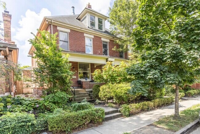 Building Photo - 169 Thurman Ave