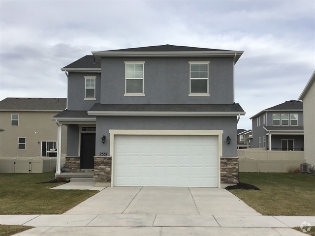 Building Photo - 2337 Surry Way