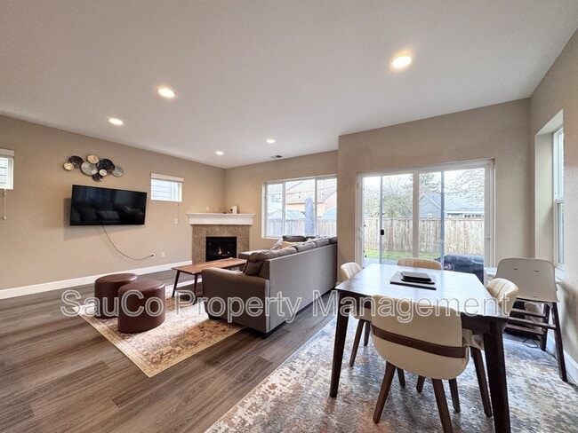 Foto del edificio - 4017 SE Lone Oak St