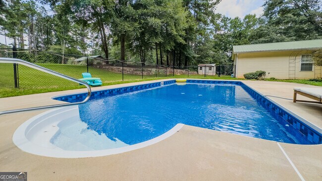 Foto del edificio - 90 Howard Rd