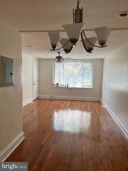 Building Photo - 101 Galveston Pl SW